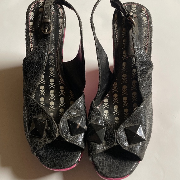 Wedge heels - Picture 1 of 3